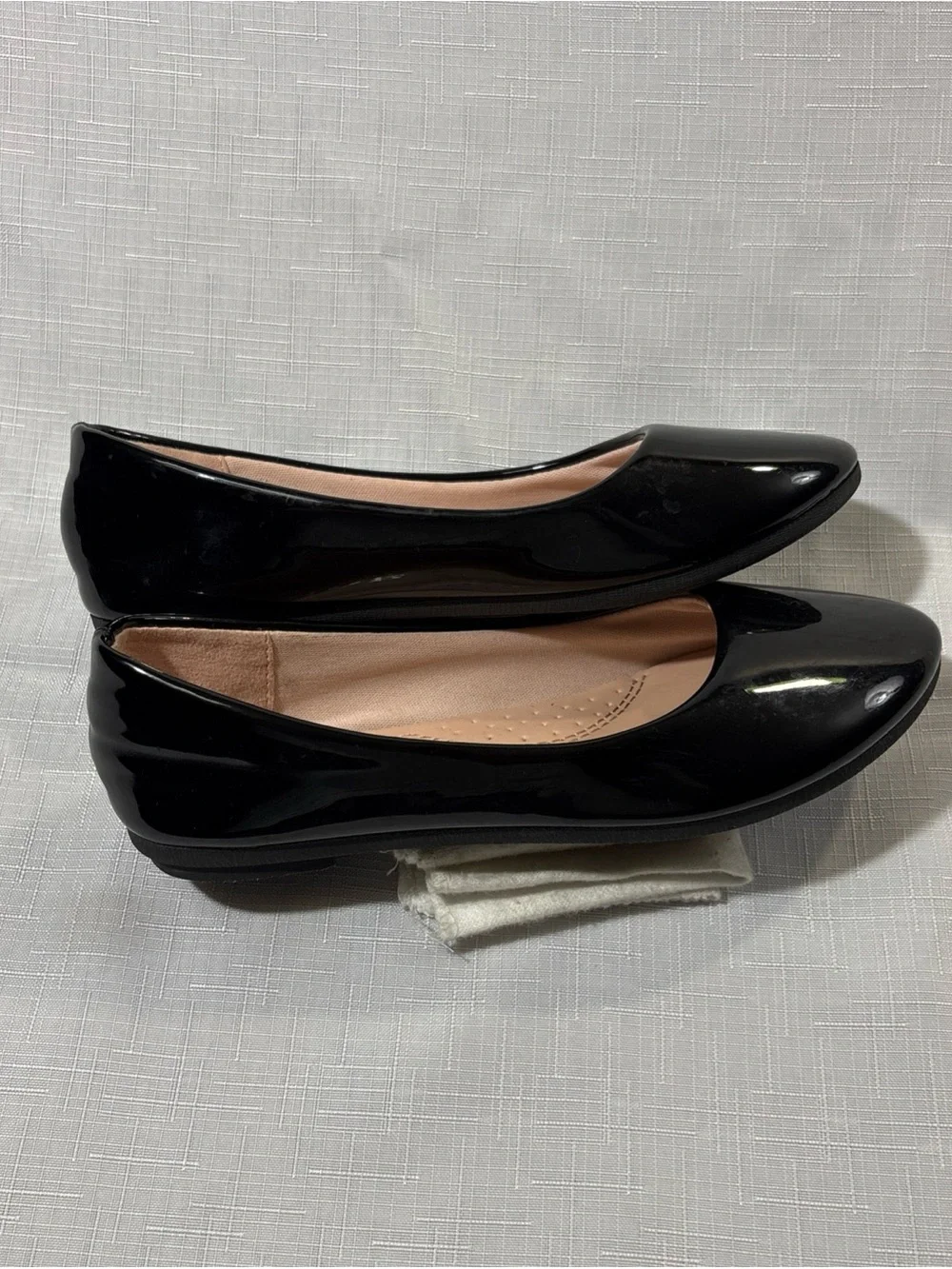 Link Black Patent Ballet Flats — Glossy Girls size 3 Slip-Ons